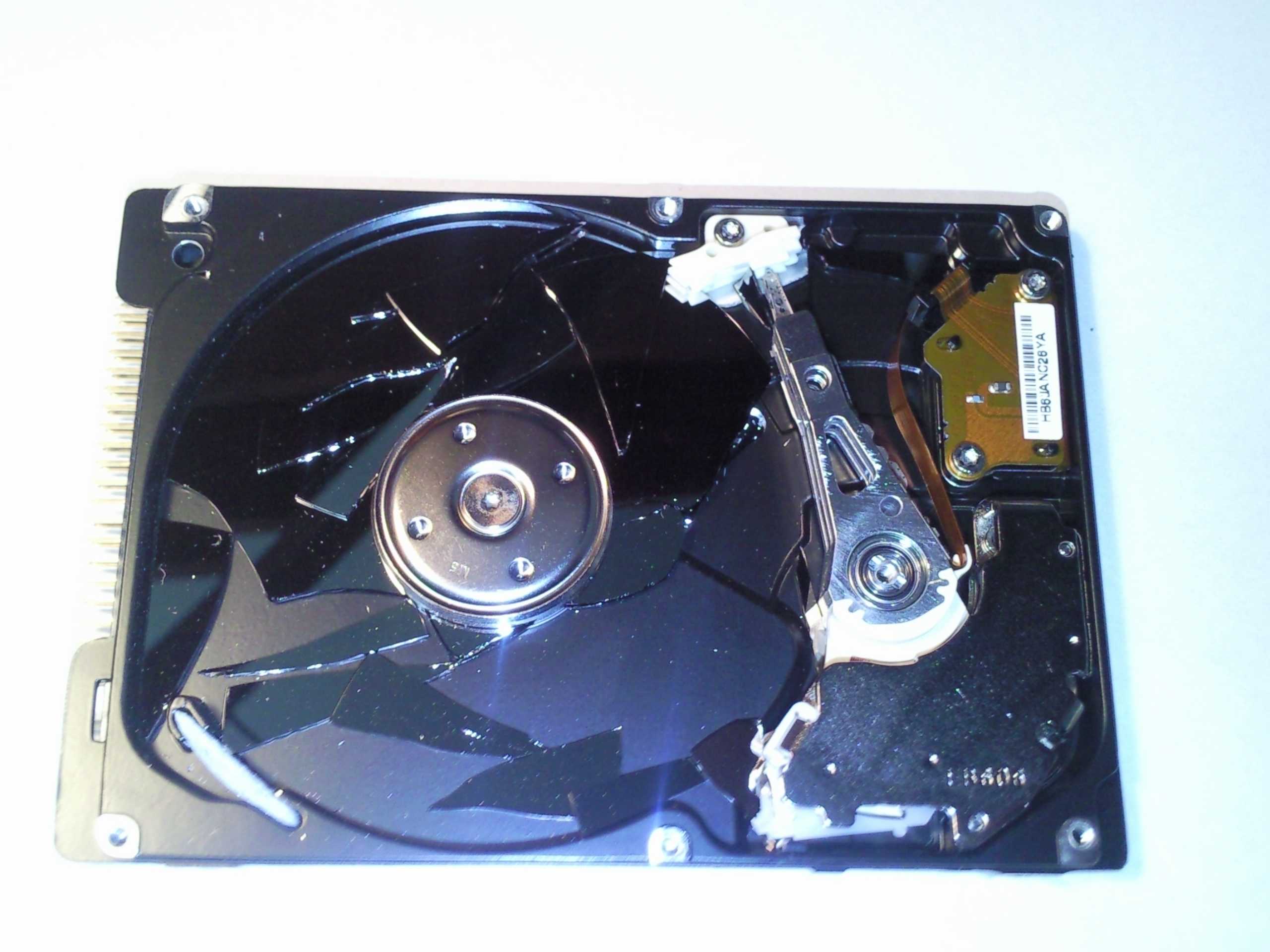 Что делать, если подключенный к компьютеру жесткий диск не отображается в управлении дисками
